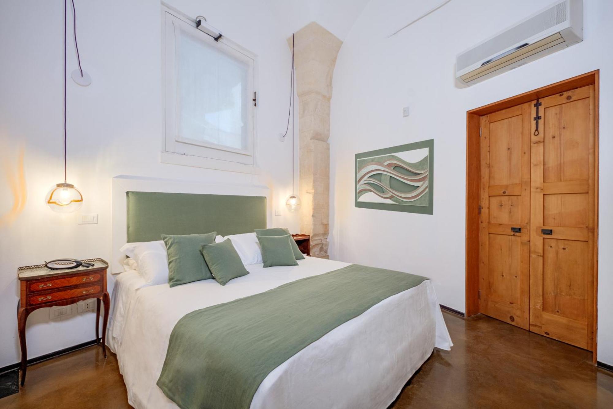 Bed and Breakfast Palazzo Persone Dimora Storica Лечче Екстер'єр фото